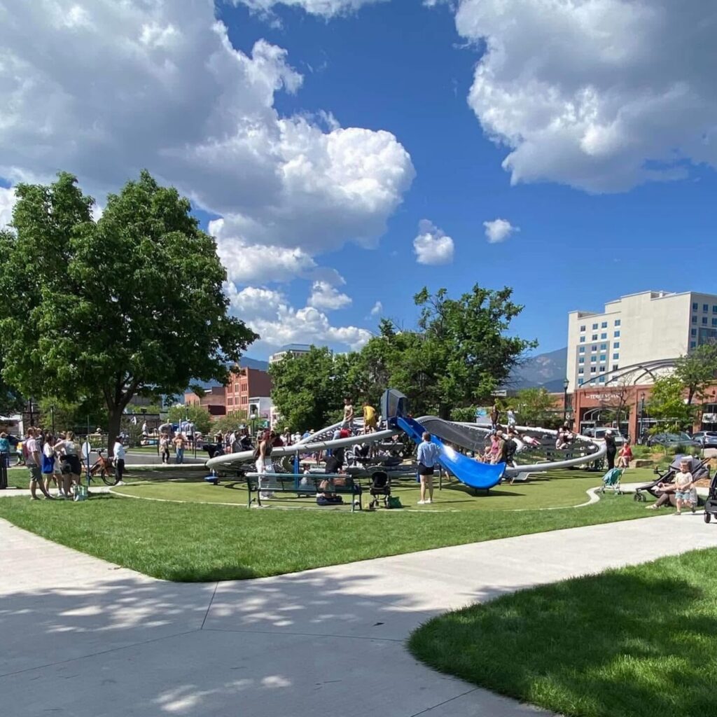 Colorado Springs Sunday Market at Acacia Park